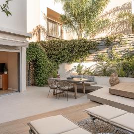J&V Luxury Suites