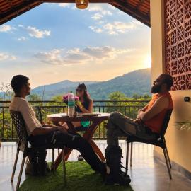 Naisarga hill view homestay, hotel a Somvārpet