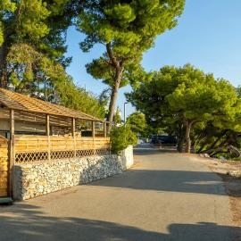 My Dalmatia - Beach House Slanica، فندق في مورتير