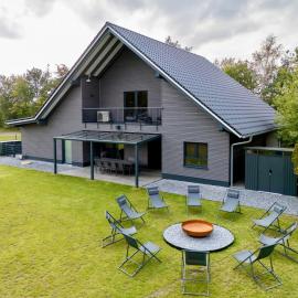 Franks Ferienhaus am See I Privatsteg I Tretboot I Spieletage I Gartensauna l Ruhe I Natur I Angeln I luxuriös & großzügig bis zu 10 Personen