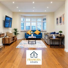 The Church - 4 Bed, 2 Bath, Station, Parking, Central