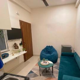 Aesthetic 1BHK , Couple Friendly ,With Balcony, Hotel in Mānglia