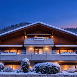 Lake Thun Alps Scenic Views and Concierge by SwissHut โรงแรมในแมร์ลิงเงน