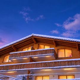 Lake Thun Alps Scenic Views and Concierge by SwissHut: Sigriswil şehrinde bir otel