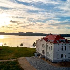 Schloss Deutsch Ossig - Design Appartements am See – hotel w mieście Görlitz