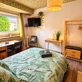Chez Tiina - Colmar Guest Room, hotel di Colmar
