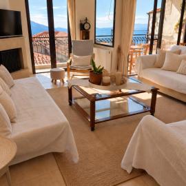 Breathe in Delphi - 3BR, Mountain & Sea View, khách sạn ở Delfoi