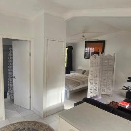 Tally Valley Studio with Private Entry, Kitchen & Bathroom，塔列布吉拉的飯店