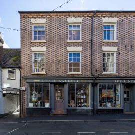 Charming 3 Bedroom High St Apartment