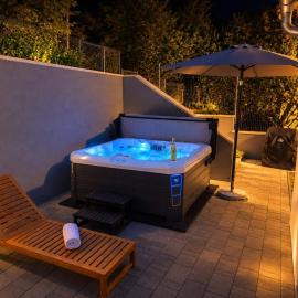 Ady Wellness Apartmanház - Privát jacuzzi & infraszauna
