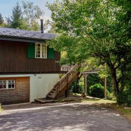 Authentic mountain cabin with river at 900m lake
