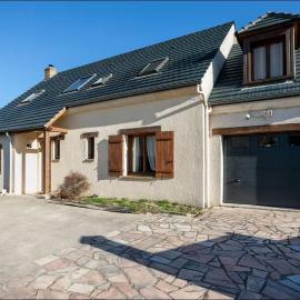 Grande maison 6 chambres indépendante avec jardin et terrasse、リスのホテル