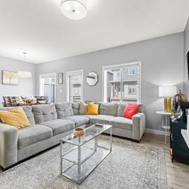 Luxury family vacation rental house in Edmonton,Alberta,Canada, hotel din Edmonton