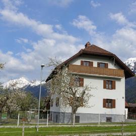 Moderne Ferienwohnung nahe Innsbruck mit Bergblick, hotel a Absam