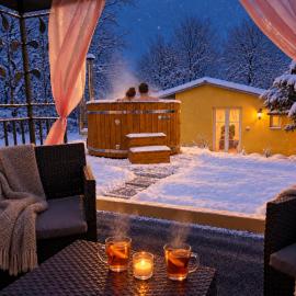 Ranch 66 - Wellness chata Arizona ve stylu Divokého Západu s koupacím sudem a saunou, готель у місті Tršice