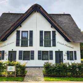 Ferienhaus Deich Alma, хотел в Бреге