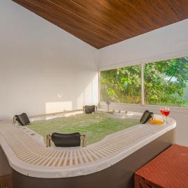 StayVista at Iris Valley with Pool, Mountain View