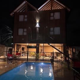 Departamentos Lugar de Descanso، فندق في إل بولسون