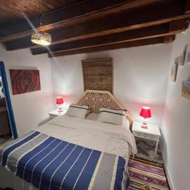 Les Appartements Oasis, Rooftop & Breakfast: Tuzer şehrinde bir otel