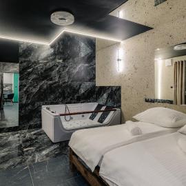 Love Room Jacuzzi Groblice, hotel en Groblice