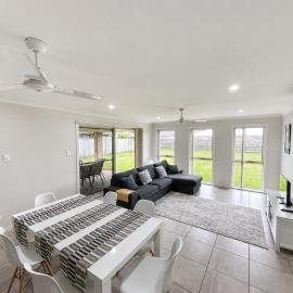 Beautiful 4 bdr house - Sandstone point, Bribie