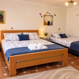 Adem's Cozy Terrace Retreat