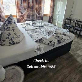 BoardingHouse- Klimatisiert - zentral, hotel em Sinsheim
