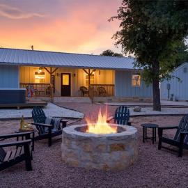 Cherry Mountain, private home with great views, hotell i Crabapple