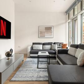 2BR City View Gym, Private Parking & Fast Wi-Fi