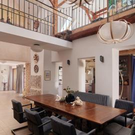 Jevany Four Bedroom Luxury Villa by the Lake with Infrasauna and Grill, готель у місті Jevany