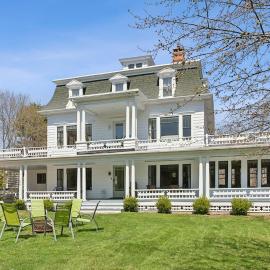 The Sealander House - a grand historic home in Southern Maine โรงแรมในบิเด็ฟฟอร์ด