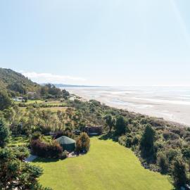 Pā Tōrea Beach Stay