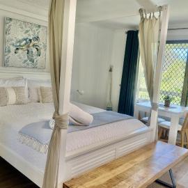 Lakefront Retreat Hervey Bay