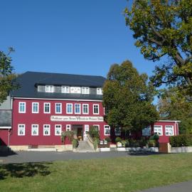Zum Roten Hirsch im Grünen Wald – hotel w mieście Saalfeld/Saale