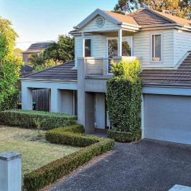 Spacious Family Residence Victorian Charm 4BR