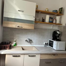 Bright & Quiet 2-Bedroom Flat، فندق في ساتو ماري