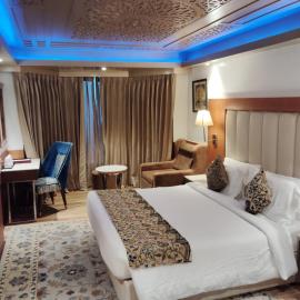 Hotel Royal Castle, khách sạn ở Gulmarg