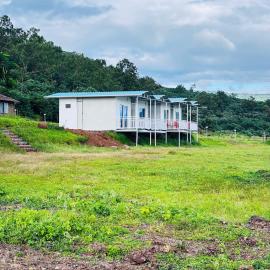 Hotel Mauli Agro Farm Dam View Resort – hotel w mieście Satara