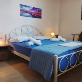 Makarounis Athanasios Apartments, hôtel à Petalidhion