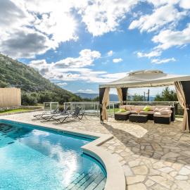 Elegant Villa in Dubravka with Private Pool: Dubravka şehrinde bir otel
