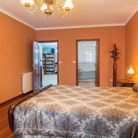 Majestic Manor in Valença with private pool