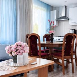 Cozy 3 bedroom apartament in town centre of Joniškis, хотел в Йонишкис