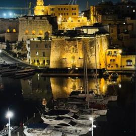 Valletta short distance- Room 1 - en-suite in a Shared apartment