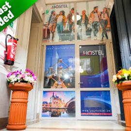 YOUR HOSTEL midi station, hotel sa Brussels