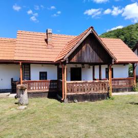 Casa ZEN, hotel v destinaci Răstoliţa