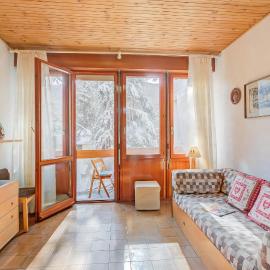 Slalom 73 few Steps from Skiing - Happy Rentals, hotel u gradu 'Bardonecchia'