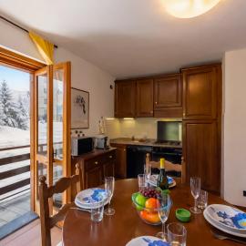 Armonia Apartment with Private Garden - Happy Rentals