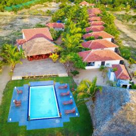 Paper Moon Kudils, hotel i Arugam Bay