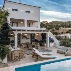 Villa Thea Luxury Stay with Private Pool and Daily Breakfast Cook, hotel v destinácii Spetses