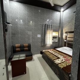 Viesnīca Hotel Amor pilsētā Rāmpur